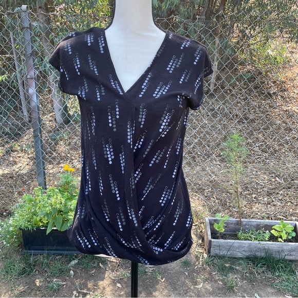 Apt. 9 Blouse Cap Sleeve, V-Neck Faux Wrap Top Sz. Medium - EUC!! - Picture 2 of 7